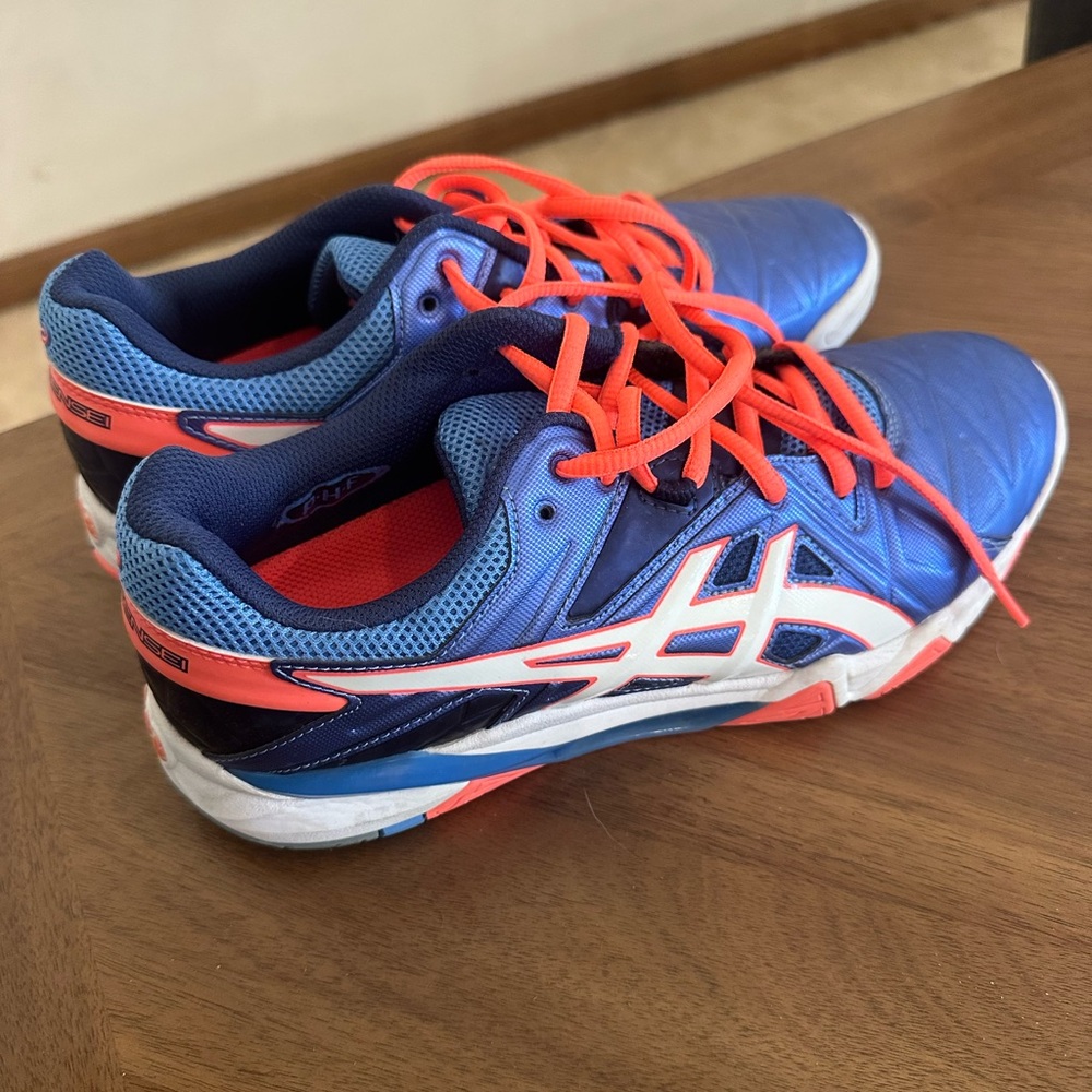 ASICS volleyball shoes size 8